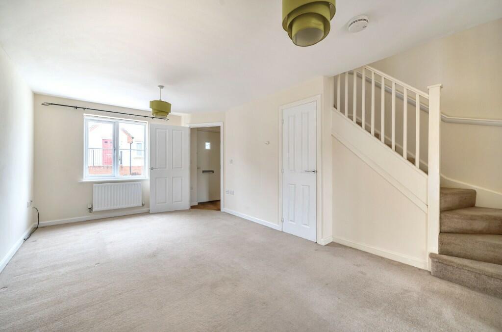Crocker Way, Wincanton BA9 3 bed semidetached house for sale £250,000