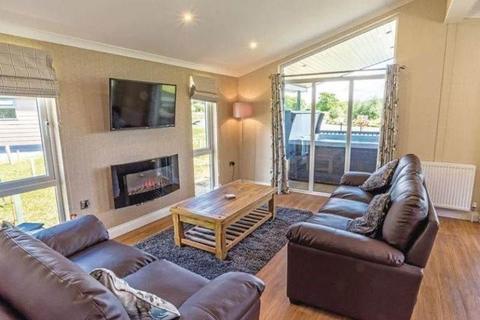 3 bedroom lodge for sale, Stixwould Road, Woodhall Spa Lincolnshire