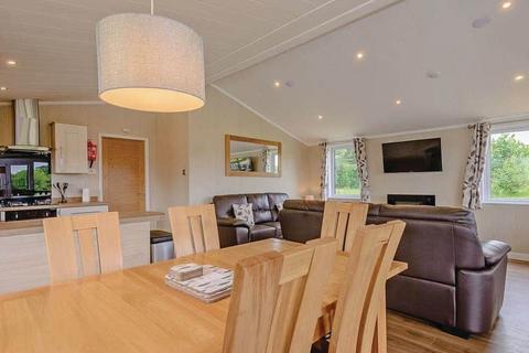 3 bedroom lodge for sale, Stixwould Road, Woodhall Spa Lincolnshire