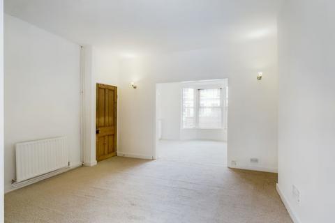 4 bedroom end of terrace house to rent, Mount Street, Harrogate, HG2