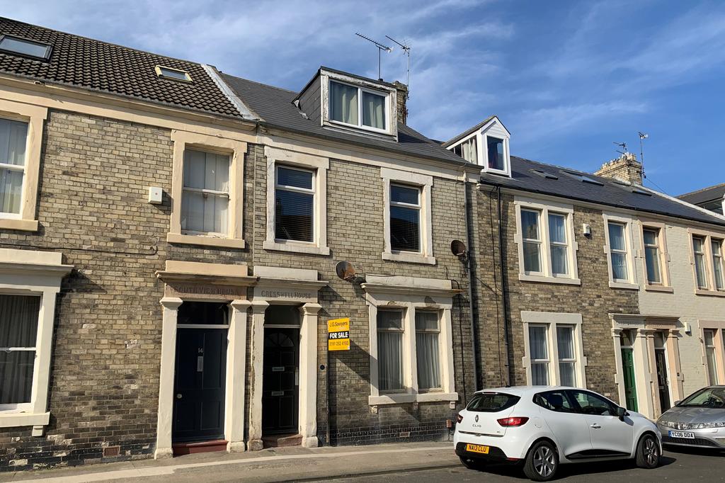 Station Road, Cullercoats, Tyne &... 1 bed flat £100,000