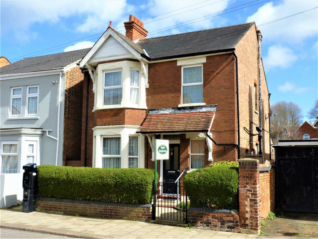 Foster Hill Road, Bedford 3 bed detached house £400,000
