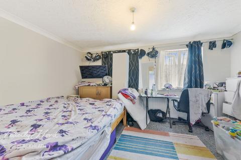 39 Redbourne Drive, Thamesmead, London, SE28 8RZ