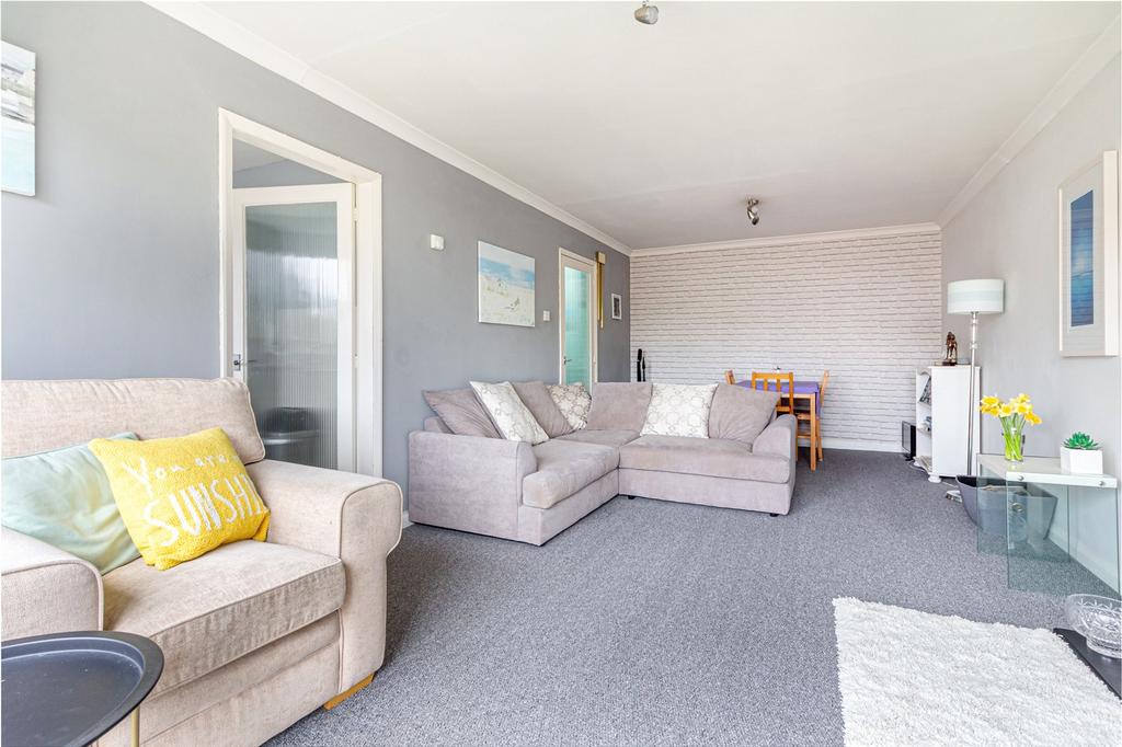 Elmfield Gardens, Worcester... 1 bed apartment £125,000
