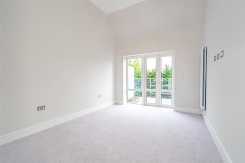 2 bedroom penthouse for sale, Alborough Lodge, Packhorse Road, Gerrards Cross, Buckinghamshire, SL9