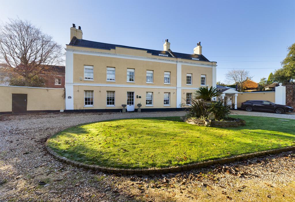 Manor House, Cowick Lane, Exeter, Devon 4 bed semidetached house £