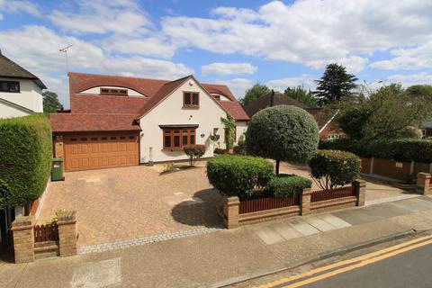 50 Holden Way, Upminster, RM14 1BT