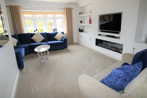 50 Holden Way, Upminster, RM14 1BT