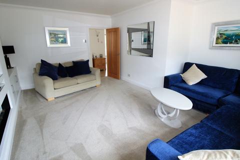 50 Holden Way, Upminster, RM14 1BT