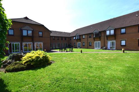 1 bedroom apartment for sale, Portland Close, Chadwell Heath, Essex, RM6