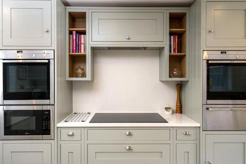 7 Hitherwood Close, Reigate, RH2 0JJ