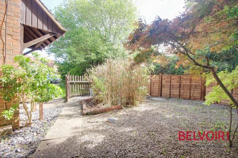 3 bedroom semi-detached house to rent, Wharfdale Way, Hardwicke, Gloucester, GL2