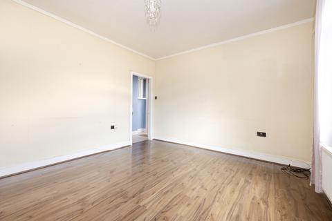 10 Restalrig Square, Edinburgh, EH7 6HA