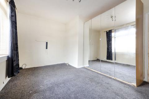 10 Restalrig Square, Edinburgh, EH7 6HA