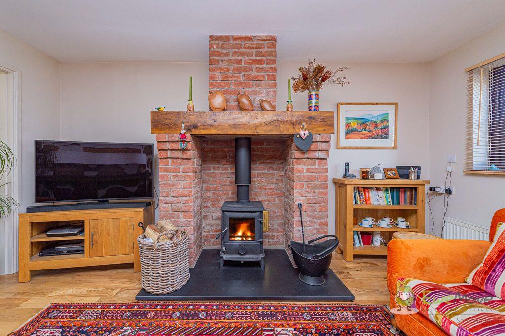 The Common, Bayston Hill, Shrewsbury SY3 0EA 3 bed detached house £