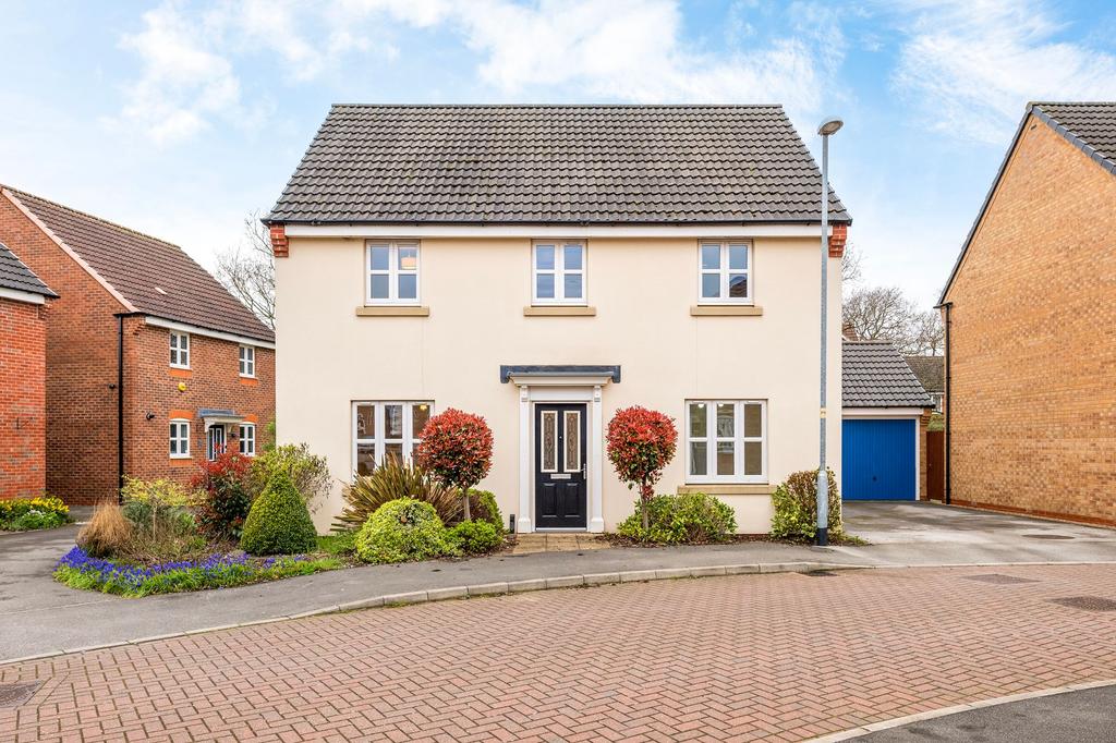 Octavian Crescent, North Hykeham, LN6 4 bed detached house for sale £350,000