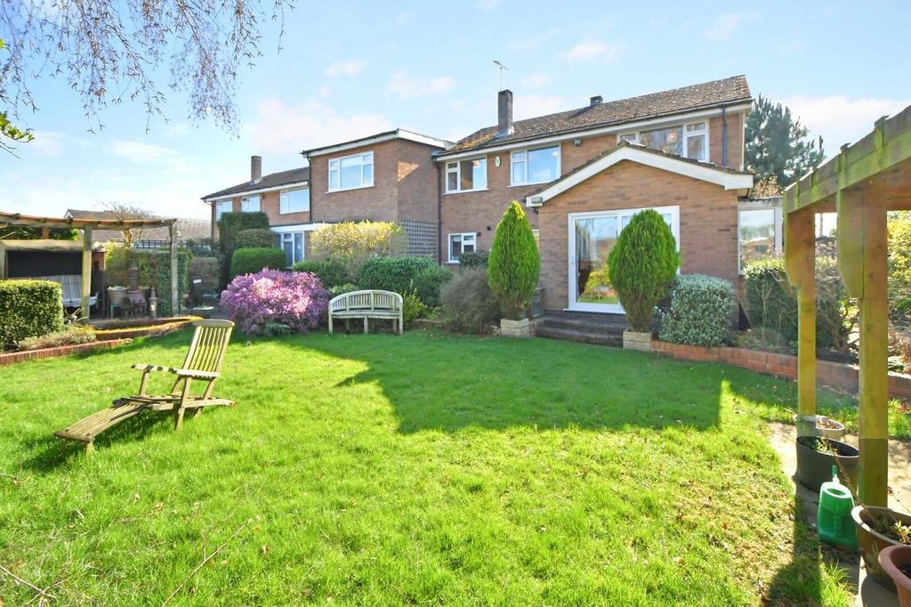 Hyde Lea, Stafford, ST18 5 bed detached house for sale £500,000