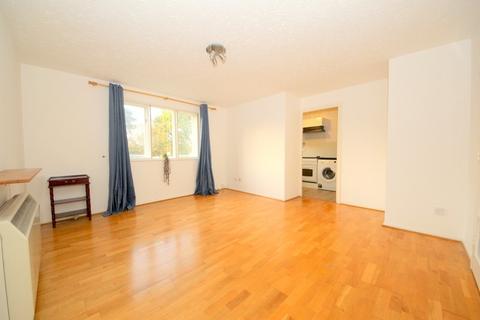 2 bedroom flat to rent, Ashfield Road, Southgate N14