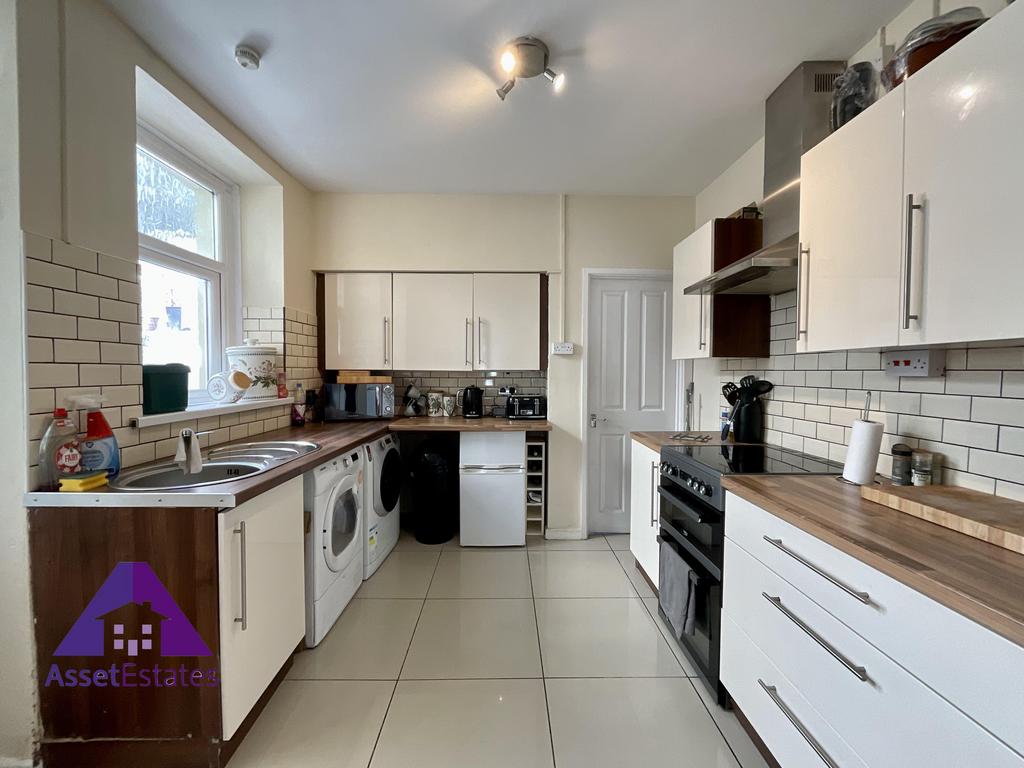 Bryn Terrace, Brynithel, Abertillery... 3 bed terraced house £145,000