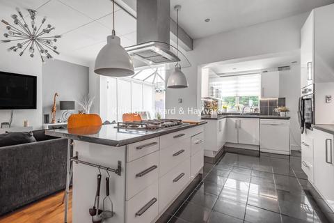 37 Ravenswood Avenue, West Wickham, BR4 0PN