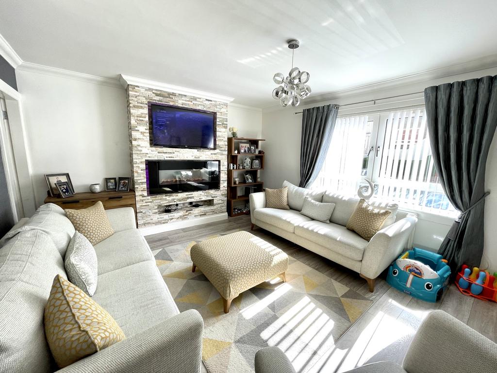 Nelson Avenue, Coatbridge ML5 3 bed terraced house £115,000