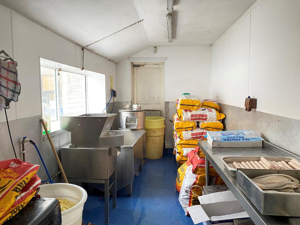 Kitchen 2 T202303011713.jpg