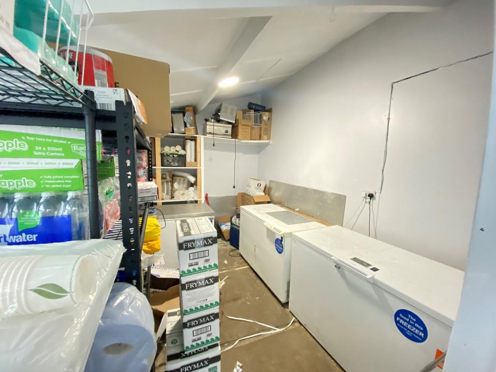 Store T202303011713.jpg