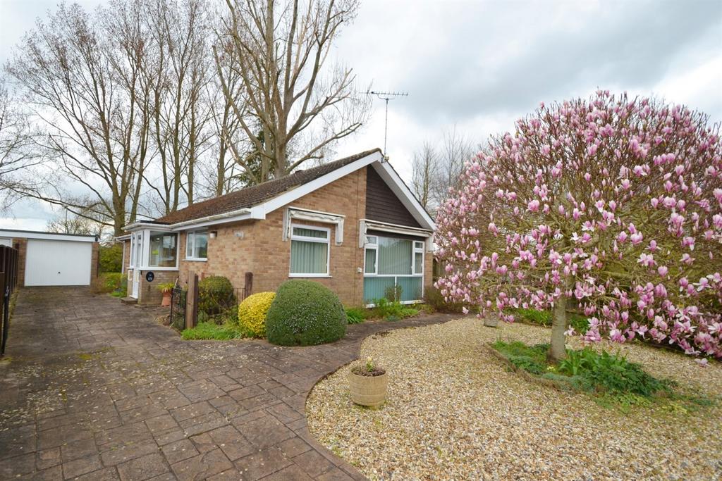 Fordingbridge 3 bed detached bungalow for sale £400,000