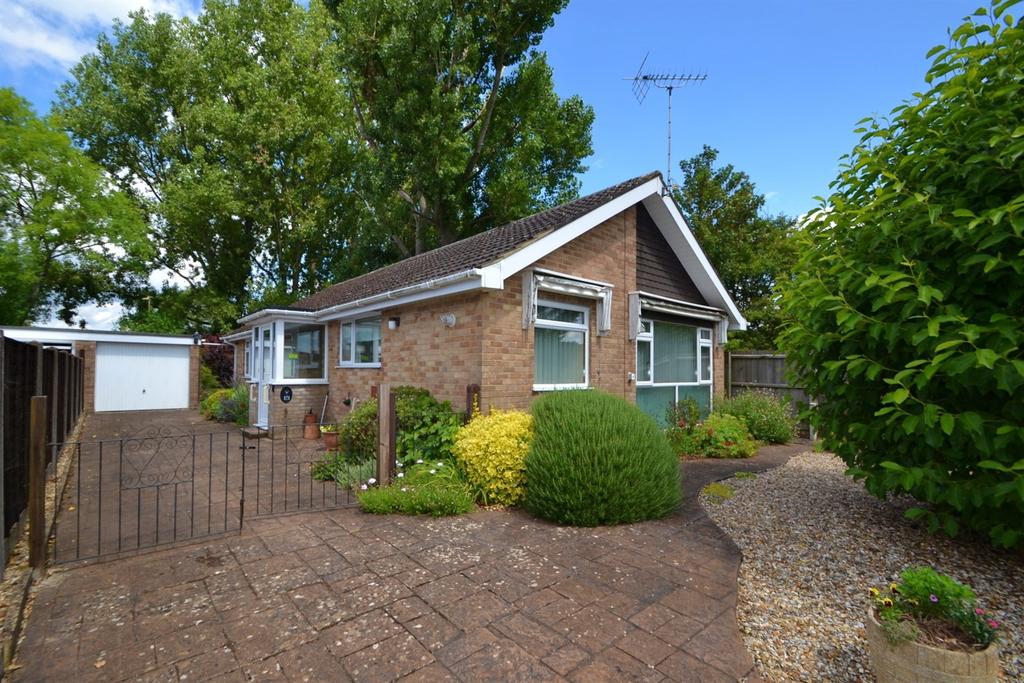 Fordingbridge 3 bed detached bungalow for sale £379,950