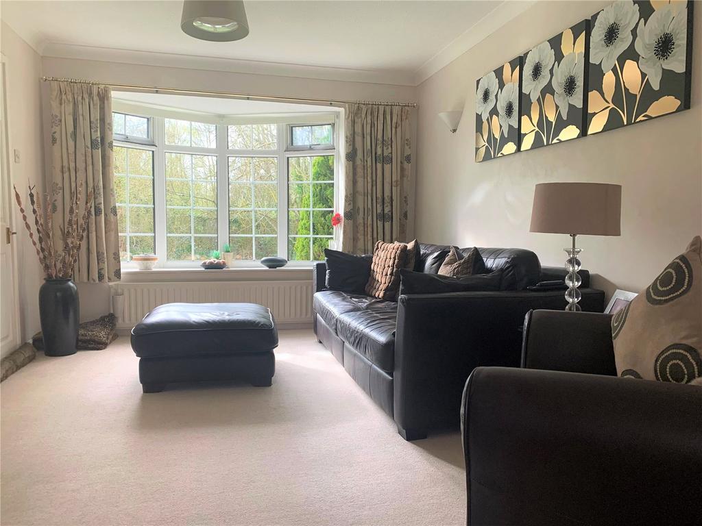 Rivermead Close, Romsey, Hampshire, SO51 3 bed terraced house £490,000