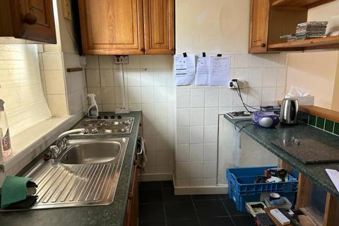 27 Lee Road, Barry, CF63 1DA