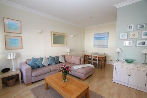 undefined, De Walden Mews, Meads