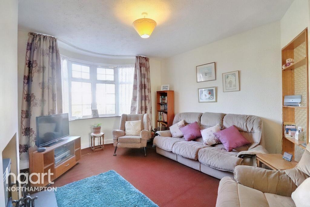 Harlestone Road, Northampton 3 bed semidetached house for sale £270,000