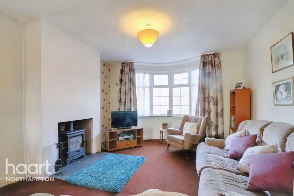 Harlestone Road, Northampton 3 bed semidetached house for sale £260,000