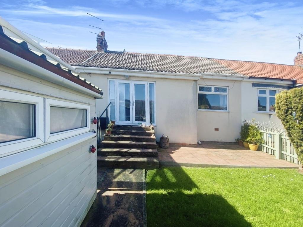 Blackthorne Avenue, Horden, Peterlee, Durham, SR8 4HH 2 bed bungalow