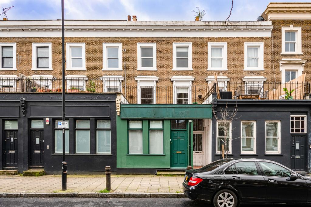 Victoria Park Road, Victoria Park, E9 2 bed ground floor for