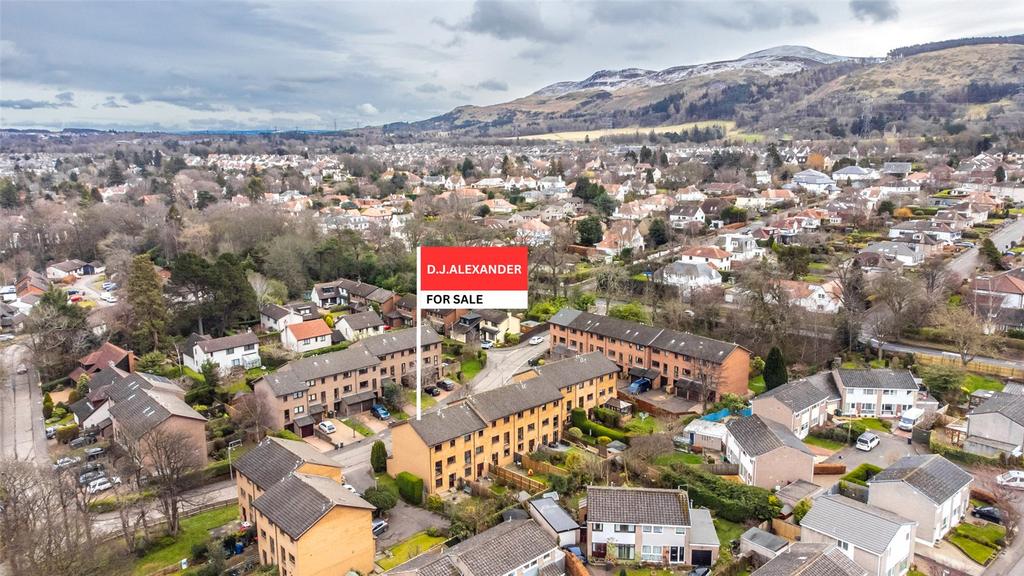 31 Woodfield Park, Colinton, Edinburgh, EH13 4 bed semidetached house