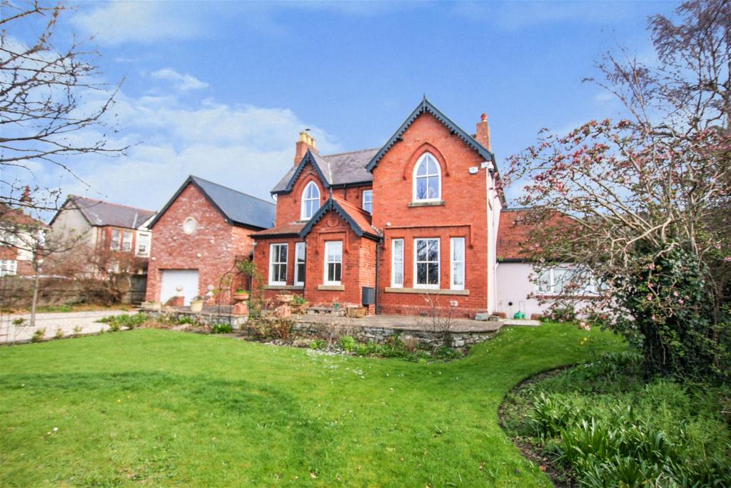 35 Meliden Road, Prestatyn... 5 bed detached house £550,000
