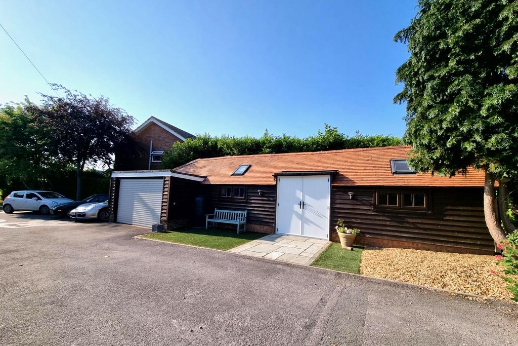 BARN &amp; GARAGE