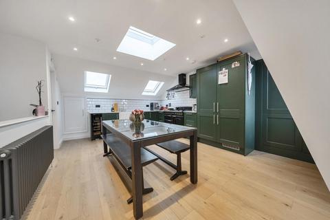 9a Waldron Road, London, SW18 3TB