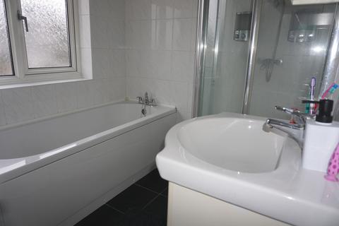 23 Moorfield Road, Chessington, KT9 1AU