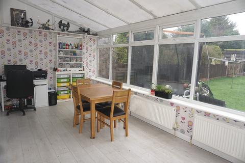 23 Moorfield Road, Chessington, KT9 1AU