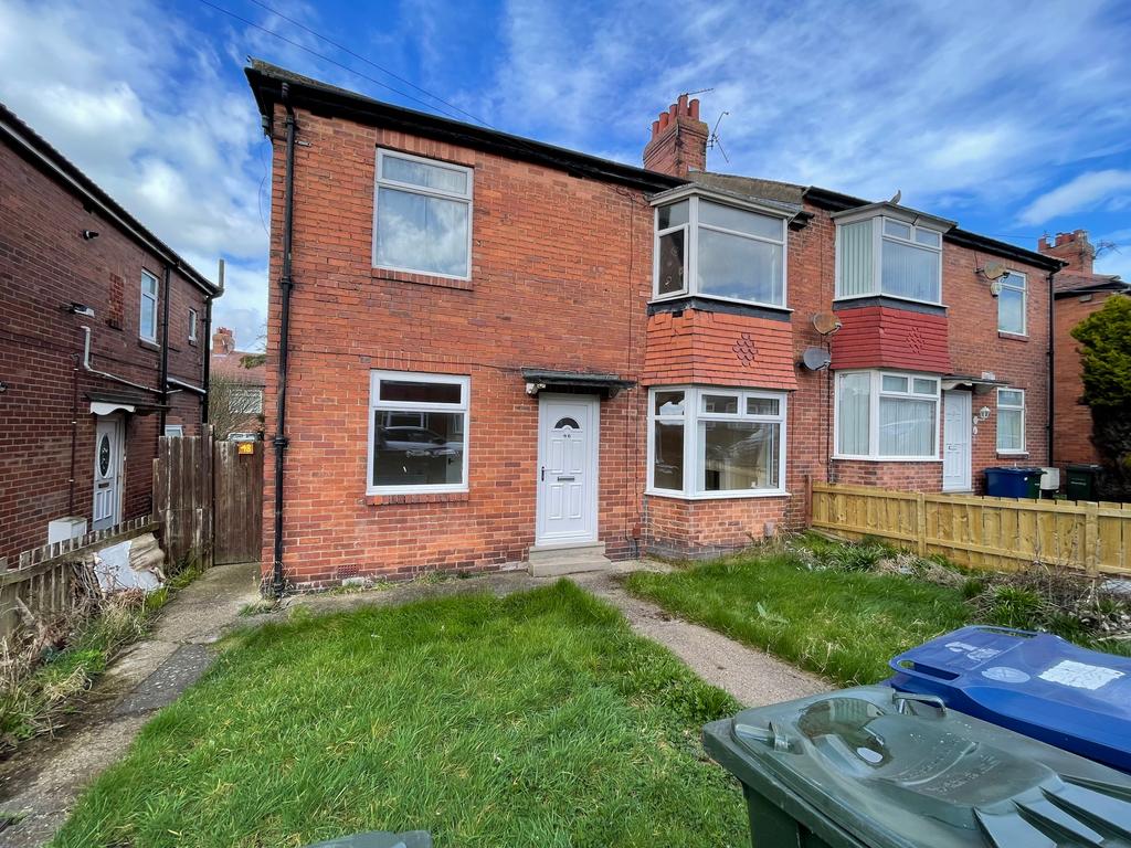 Angerton Gardens, Fenham, Newcastle... 2 bed flat £500 pcm (£115 pw)