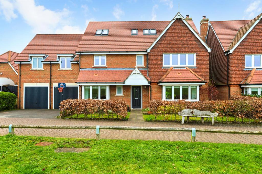 Osborne Way, Epsom, Surrey, KT19 6 bed detached house for sale £1,395,000
