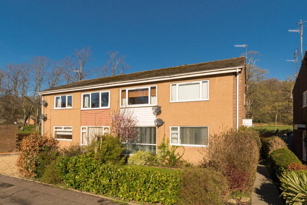 38 Newbattle Abbey Crescent... 2 bed villa £164,000