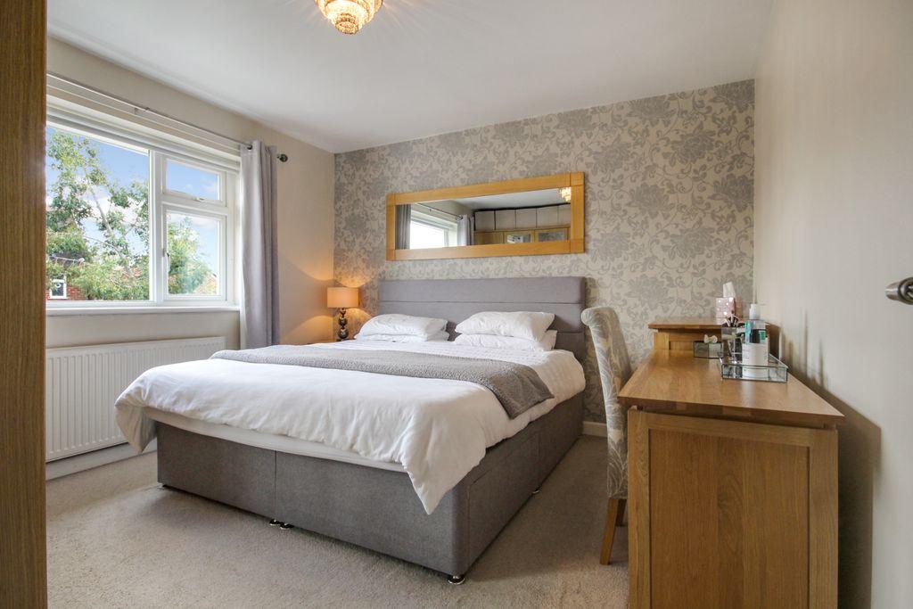 Bedroom 2 (Double)