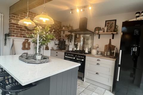 13 Kings Road, Llandybie, Ammanford, SA18 2TL