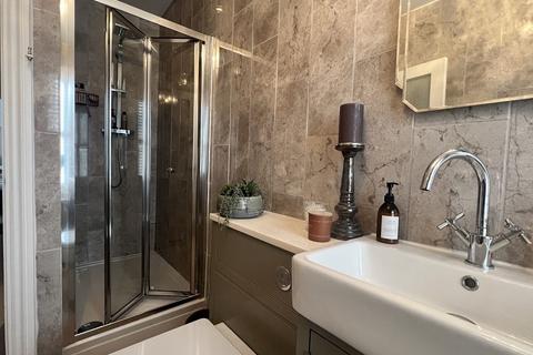 13 Kings Road, Llandybie, Ammanford, SA18 2TL