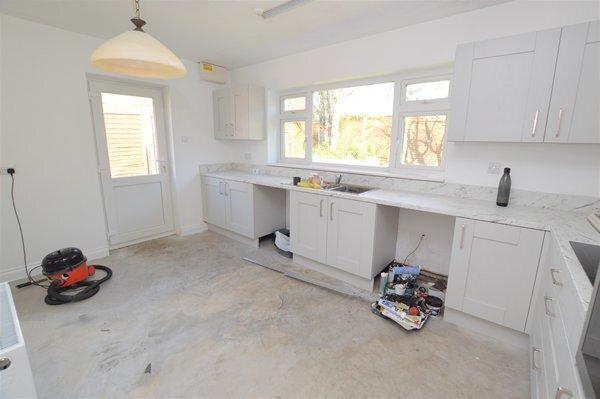 Breakfast/kitchen