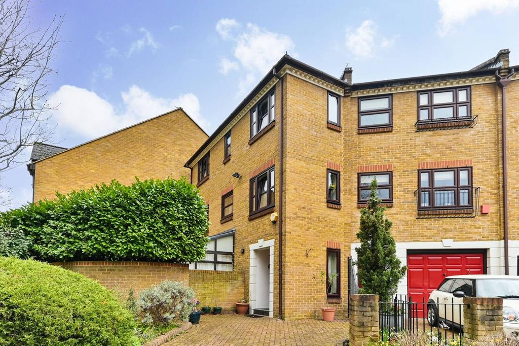 Albemarle Road, Beckenham, BR3 3 bed end of terrace house for sale £850,000